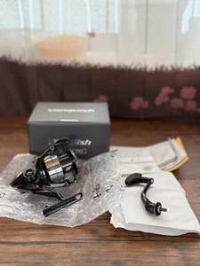 Shimano 23 Vanquish C3000XG Spinning Reel - Picture 1 of 2