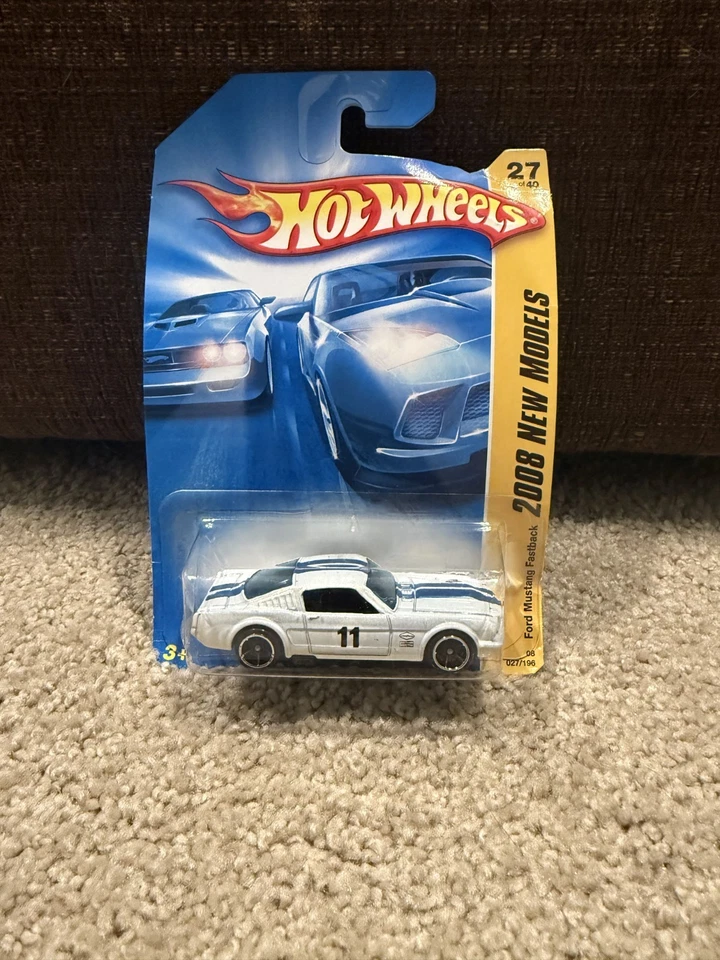 Coche Ford Mustang Fastback Hot Wheels 2008 nuevos modelos 27/40 blanco 027/196 Foto 1 de 1
