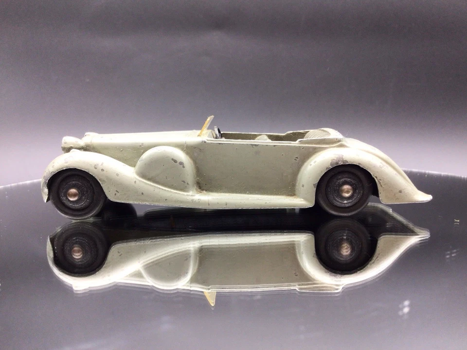 Dinky Toys 38C ~ Lagonda Tourer Open Top (1946-1955) ~ Original Example — 第 1/4 张图片