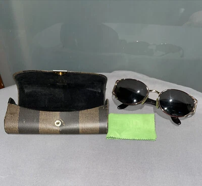 Gafas de sol Fendi Italia vintage años 80 ovaladas con marco de logotipo dorado con estuche Foto 1 de 4