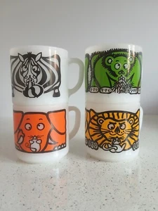 Federal Glass Animal Milk Glass Mug Set Of 4 - Bild 1 von 7