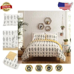 Chic Jungalow Prosperity Quilt Set 3-Piece for Full/Queen Beds - All Seasons - Picture 1 of 6