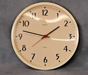 Vintage 1970s Retro Hanson Round White Plastic Kitchen Wall Clock Working - Foto 1 di 4