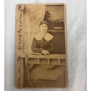 Vintage Photos Cabinet Card- Woman Posed in Window - Collectible - Picture 1 of 7
