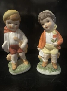 vintage hummels figurines Boy And Girl -Collectibles- Porcelain -beautiful - Picture 1 of 6