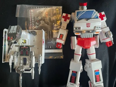 KO Transformers MP-30 Masterpiece Ratchet G1 MP30 Takara US With Toyhax Labels - Image 1 of 4