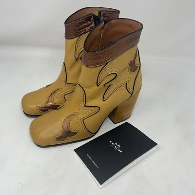 Botín Western COACH con bruñido en caléndula/bronce $550 talla 5 nuevo raro Foto 1 de 4