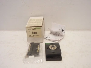 MURR ELEKTRONIK 55037 NEW CONVERTER TO M12 FEMALE 55037 - Picture 1 of 4