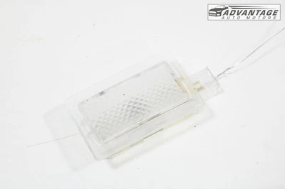 Chrysler 300 2012-2023 panel puerta delantera derecha interior cortesía luz lámpara OEM Foto 1 de 4