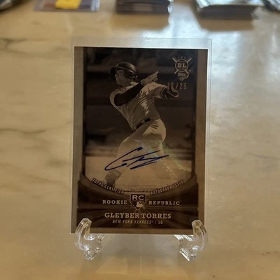 格雷伯·托雷斯 2018 Topps 大联盟新秀共和国 RC 亲笔签名 /25 #R-GT — 第 1/3 张图片