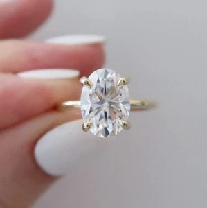 Anello di fidanzamento solitario moissanite scintillante taglio ovale 2,50 CT argento puro 925 - Foto 1 di 6