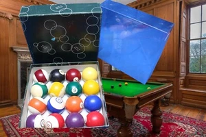 Vintage unknown brand or kind Pool Balls ( 1 ball cracked ) - Picture 1 of 6