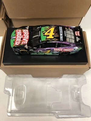 KEVIN HARVICK #4 EXCAVADORA DE TUMBAS 2021 1/24 COCHE FUNDIDO A PRESIÓN DE ACCIÓN 7824 HECHO EN CAJA Foto 1 de 2