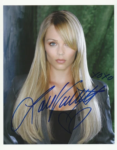 LAURA VANDERVOORT Signed/Autographed 8x10 Photo Smallville - Beckett BAS COA Cover