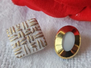 Pair Buttons Vintage Glass White Golden 1,6 And 1,3 On 1,7 CM D3H - Picture 1 of 3