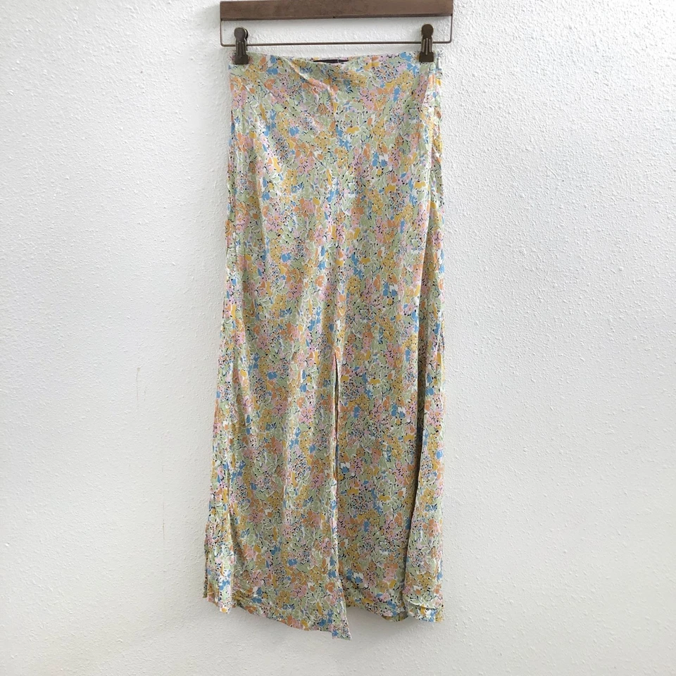 Falda midi con estampado animal talla pequeña de ZARA Foto 1 de 4