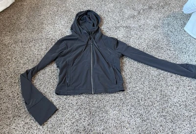 Chaqueta corta de malla para mujer Lululemon talla 6 Foto 1 de 4