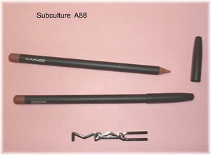 Zwei neue Mac Lippenstifte Lipliner Subkultur - volle Größe 1,45 g/0,05 Unzen *ANSEHEN* - Bild 1 von 1