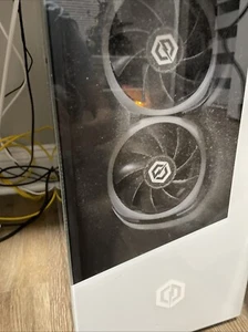 White Cyberpower Gaming Pc - Picture 1 of 2