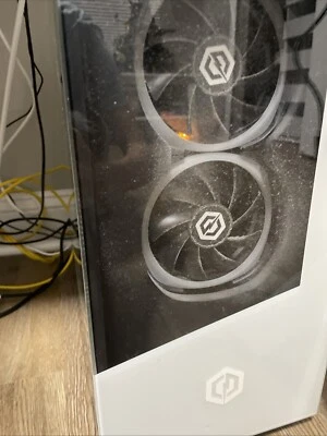 White Cyberpower Gaming Pc - Image 1 of 2