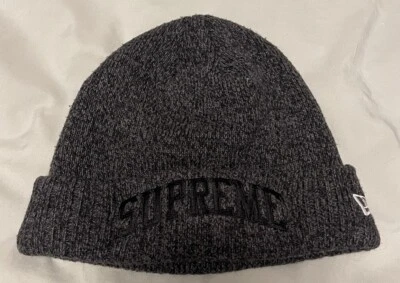 Gorro Supreme New Era Arc Logo negro usado Foto 1 de 4