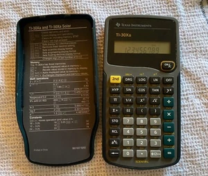 Texas Instruments TI-30Xa Calcolatrice Scientifica Solare con Cover Testata - Foto 1 di 5