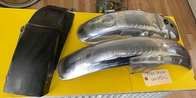 CONJUNTO DE PARA-LAMA 1980 SUZUKI GS450L. Frente. Protetor de lama traseiro e interno. Cromado OEM - Imagem 1 de 4