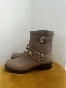 Valentino Garavani Rockstud Beige Moto Biker Boots size 38 7.5 short boot ankle - Picture 1 of 10