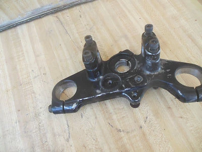 01 02 03 04 05 06 07 08 09 10 BUELL BLAST 500 SUPERIOR TRIPLE ÁRBOL ABRAZADERA TAPA HORQUILLA Foto 1 de 4