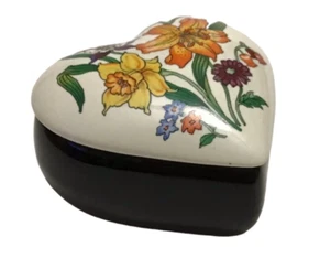 Herz Schmuckschatulle Opening Night von Potpourri Presse 3" x 2,75" Porzellan Deckel - Bild 1 von 6