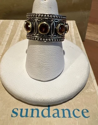 Nuevo con etiquetas Catálogo Sundance Plata Oro Banda Ancha Granate Anillo Talla 6.5 Foto 1 de 4