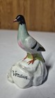 figurine pigeon porcelaine france verdun 7,5cm décor peint souvenir vintage