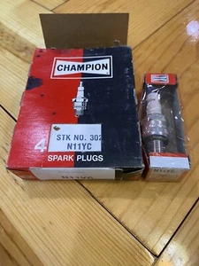 Vintage Champion N11YC Spark Plug 4 Pack Stock No. 302 - Imagen 1 de 1