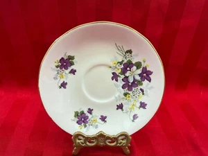 Royal Vale verwaiste Untertasse lila Veilchen grün weiß gelb geblümt 5,5" - Bild 1 von 2