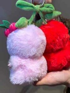 Dos cerezas vinilo magnético cara transformación hecha a mano peluche muñeca nacimiento - Imagen 1 de 5