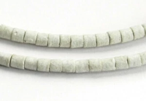 210 OFF-WHTE RECYCLED GLASS HEISHI / DRUM / SEED BEADS FROM GHANA, 3 - 4 MM - Picture 1 of 2