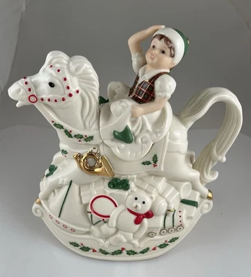 Tetera Lenox Holiday Elf & Rocking Horse patrón de acebo de vacaciones excelente Foto 1 de 4