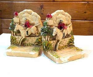 Vintage Buchstützen Elfenbein Ton Ware Fuchs Jäger Kreidegeschirr Relief - 1939 - Bild 1 von 10