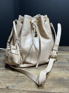 Samantha Thavasa Light Tan Leather Bucket Bag Purse - Picture 1 of 18