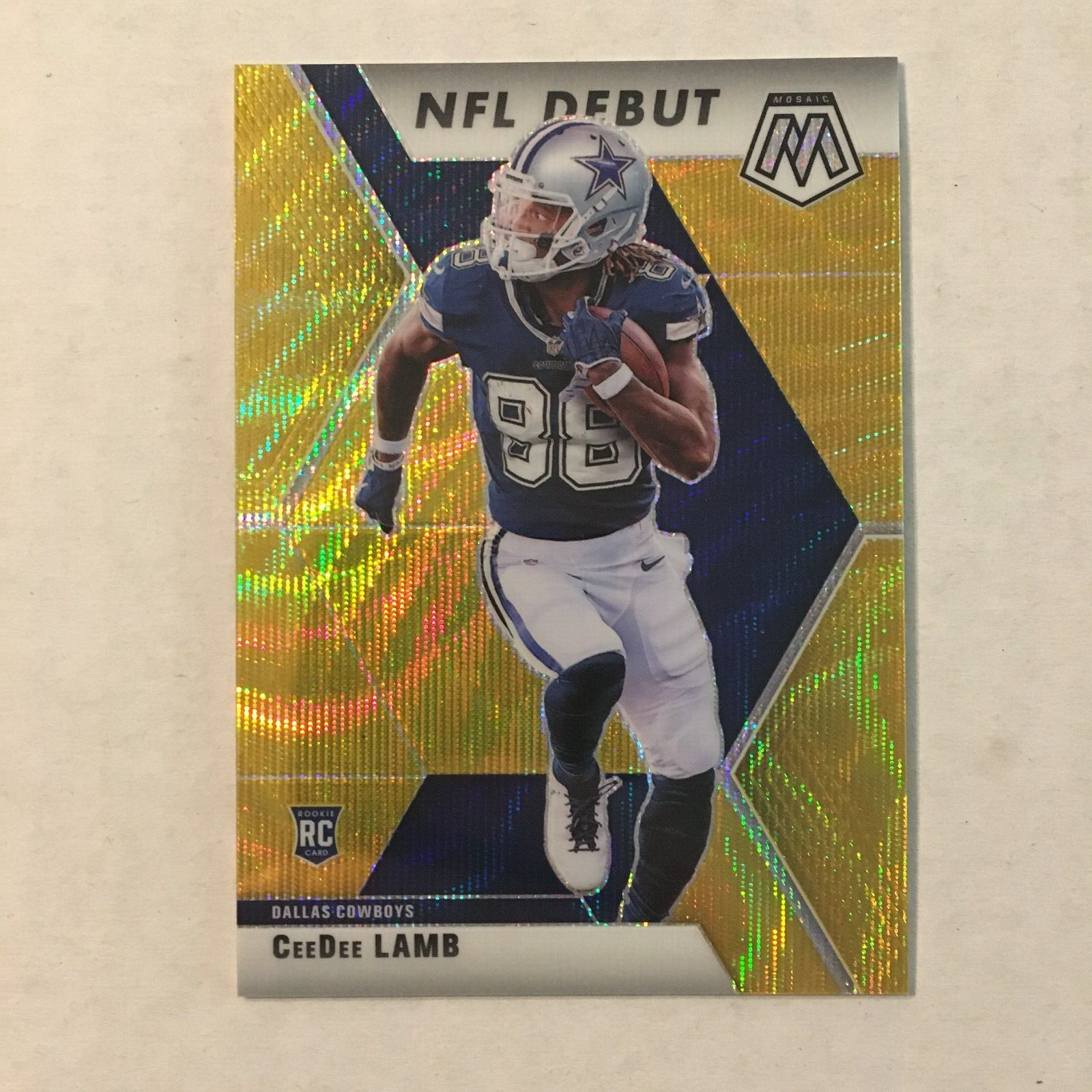 2020 Panini Mosaic CeeDee Lamb Prizm Gold Wave NFL Debut RC Rookie /17 INVEST!