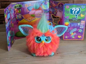 Furby Coral Interactive Plush Toy 2023 Hasbro with Comb & Backdrop F6743/F6744 - Picture 1 of 12