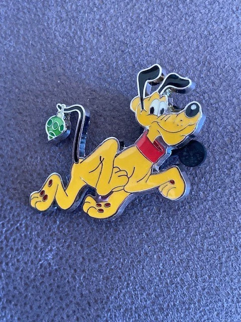 Disney D23 - Walt Disney Productions Felicitaciones de Navidad Prendedor Plutón Foto 1 de 1