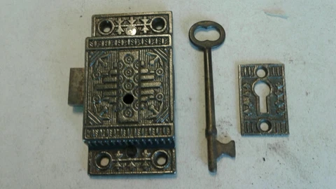 Unusual Antique Eastlake Victorian Ornate Cast Iron Cabinet Lock with Key Cover