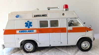 Polistil S-64? Dodge Van Ambulancia Italia 1978 1:34 S 64 65 66 Gurney como está Foto 1 de 4