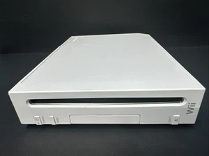 Nintendo Wii Console With Games And 1 Controllers Tested Working - Picture 1 of 5