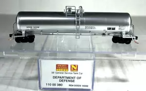 MICRO-TRAINS LINE N 56' GENERAL SERVICE TANK CAR DEPARTMENT OF DEFENSE 11000380 - Picture 1 of 3