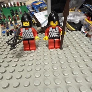 Lego Castle Minifigur Lot-cas162 & cas161 Red Scale Mail Black Knights 6059 - Bild 1 von 2