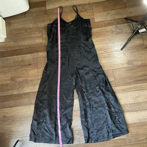 Gr. XL - Athleta Calm cooler Strampler Overall schwarz weit GEBRAUCHT VERSAND SO SCHNELL WIE MÖGLICH - Bild 1 von 7