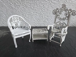 doll house furniture ornate white metal 2x chairs/coffee table 1.12th - Picture 1 of 3
