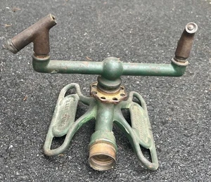 Vintage Old Iron & Brass Antique Garden & Farm Watering Spinning Fountain U.S.A - Picture 1 of 7